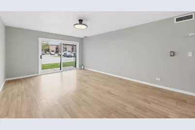 2000 Bayside Drive #114, Palatine, IL 60074 - Photo 5