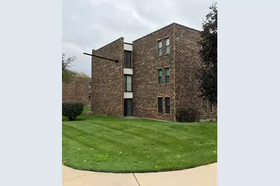 2216 Country Club Drive #24, Woodridge, IL 60517 - Photo 3