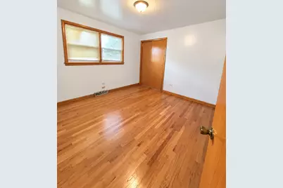 8629 Laramie Avenue, Burbank, IL 60459 - Photo 11