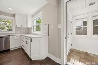 245 E Highland Avenue, Villa Park, IL 60181 - Photo 13