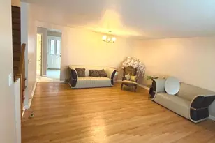 2507 W Howard St, Chicago, IL 60645 - Photo 9
