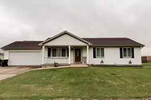 335 Richardson Dr, Wedron, IL 61882 - Photo 1