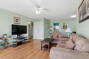 612 Cobblestone Circle, Glenview, IL 60025 - Photo 3