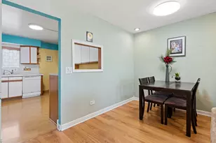 612 Cobblestone Circle, Glenview, IL 60025 - Photo 5