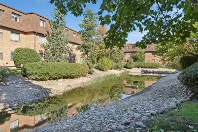 612 Cobblestone Circle #E, Glenview, IL 60025 - Photo 17