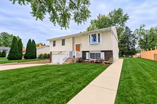 1468 Van Meter Dr, Glendale Heights, IL 60139 - Photo 1
