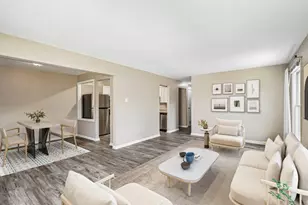 1760 Bristol Walk, Hoffman Estates, IL 60169 - Photo 3