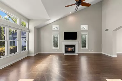 429 Pheasant Ridge Court, Darien, IL 60561 - Photo 5