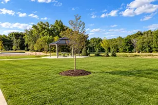647 Ruby St, Crystal Lake, IL 60014 - Photo 5