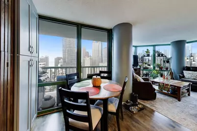111 W Maple Street #2902, Chicago, IL 60610 - Photo 5