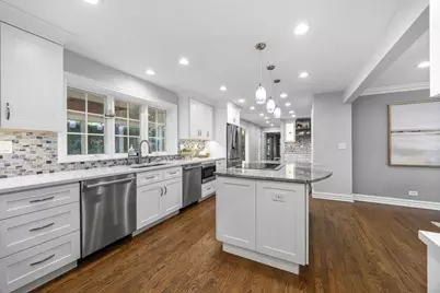 1330 Maple Avenue, Downers Grove, IL 60515 - Photo 9