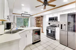 408 Locksley Dr, Streamwood, IL 60107 - Photo 13