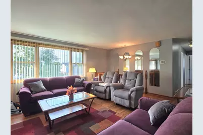 9001 S Maple Lane, Hickory Hills, IL 60457 - Photo 7