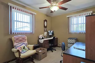 9001 S Maple Ln, Hickory Hills, IL 60457 - Photo 11