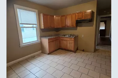 8621 S Marquette Avenue, Chicago, IL 60617 - Photo 5