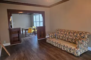 8621 S Marquette Ave, Chicago, IL 60617 - Photo 3