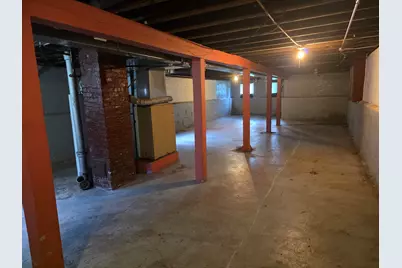 8621 S Marquette Avenue, Chicago, IL 60617 - Photo 11