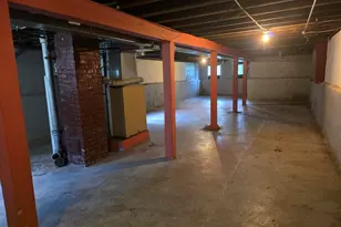 8621 S Marquette Ave, Chicago, IL 60617 - Photo 11