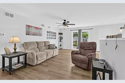 350 S Broadway Street, Coal City, IL 60416 - Photo 5