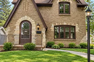 623 Robert Ave, Rockford, IL 61107 - Photo 1