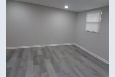 423 Blackhawk Avenue, Carpentersville, IL 60110 - Photo 37