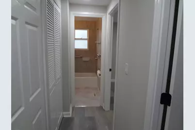 423 Blackhawk Avenue, Carpentersville, IL 60110 - Photo 21
