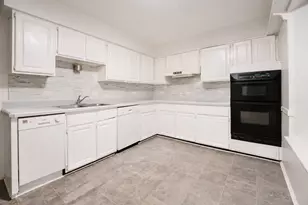 3405 Golfview Dr, Hazel Crest, IL 60429 - Photo 7