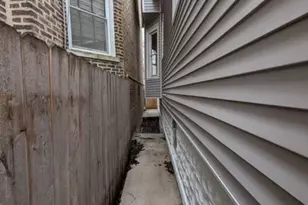 654 E 92nd Pl, Chicago, IL 60619 - Photo 25