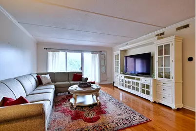 6807 N Milwaukee Avenue #302, Niles, IL 60714 - Photo 9