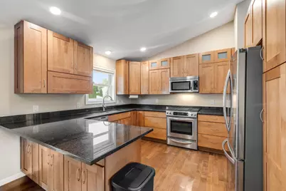 219 Newport Trail, McHenry, IL 60050 - Photo 9