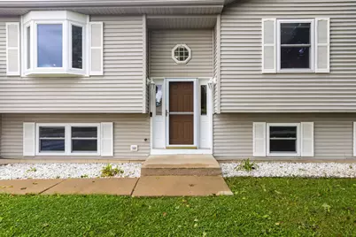 219 Newport Trail, McHenry, IL 60050 - Photo 3