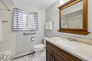 5470 W Higgins Ave, Chicago, IL 60630 - Photo 11