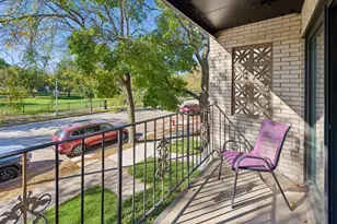 5470 W Higgins Ave, Chicago, IL 60630 - Photo 15