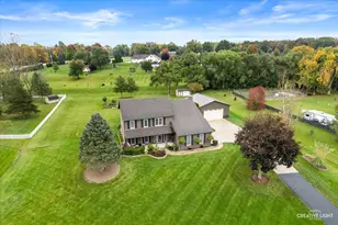 6 Fox Run Dr, Newark, IL 60541 - Photo 1