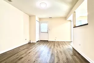 640 Gray Ct, Wheeling, IL 60090 - Photo 3