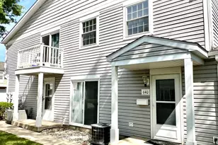640 Gray Ct, Wheeling, IL 60090 - Photo 1