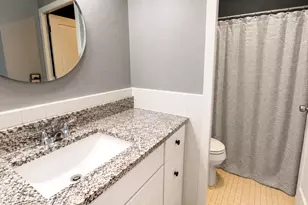 4250 N Marine Dr, Chicago, IL 60613 - Photo 13