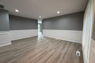 17700 Grandview Dr, Hazel Crest, IL 60429 - Photo 5