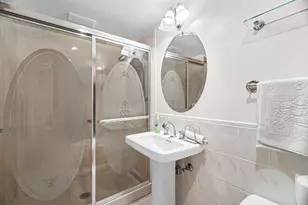 1102 W Burgoyne Rd, Arlington Heights, IL 60004 - Photo 17
