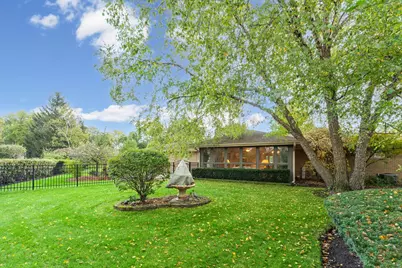 1102 W Burgoyne Road, Arlington Heights, IL 60004 - Photo 23