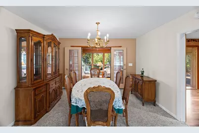 1102 W Burgoyne Road, Arlington Heights, IL 60004 - Photo 5
