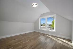 8648 S Phillips Ave, Chicago, IL 60617 - Photo 15