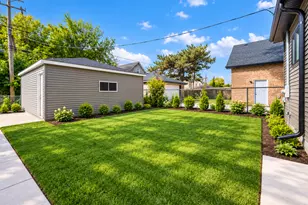 8648 S Phillips Ave, Chicago, IL 60617 - Photo 23
