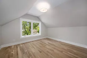 8648 S Phillips Ave, Chicago, IL 60617 - Photo 17