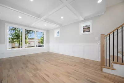 8648 S Phillips Avenue, Chicago, IL 60617 - Photo 5