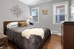 5016 N Mango Ave, Chicago, IL 60630 - Photo 9