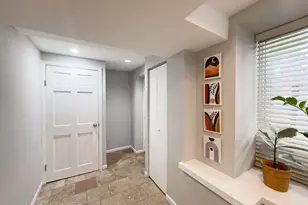 2046 W Iowa St, Chicago, IL 60622 - Photo 9