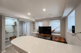 2046 W Iowa St, Chicago, IL 60622 - Photo 5