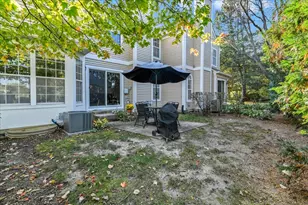 1540 Regan Ct, Hoffman Estates, IL 60192 - Photo 25