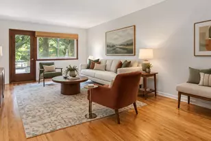 8541 N Lotus Ave, Skokie, IL 60077 - Photo 3